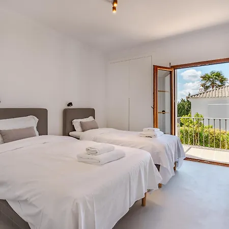 37 Luxury Pinot With Private Pool And Sea View In