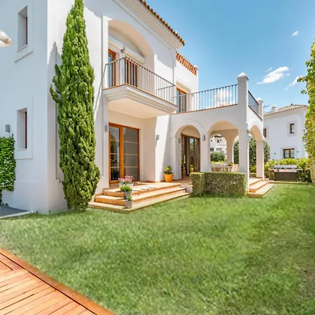 37 Luxury Pinot With Private Pool And Sea View In Villa Estepona